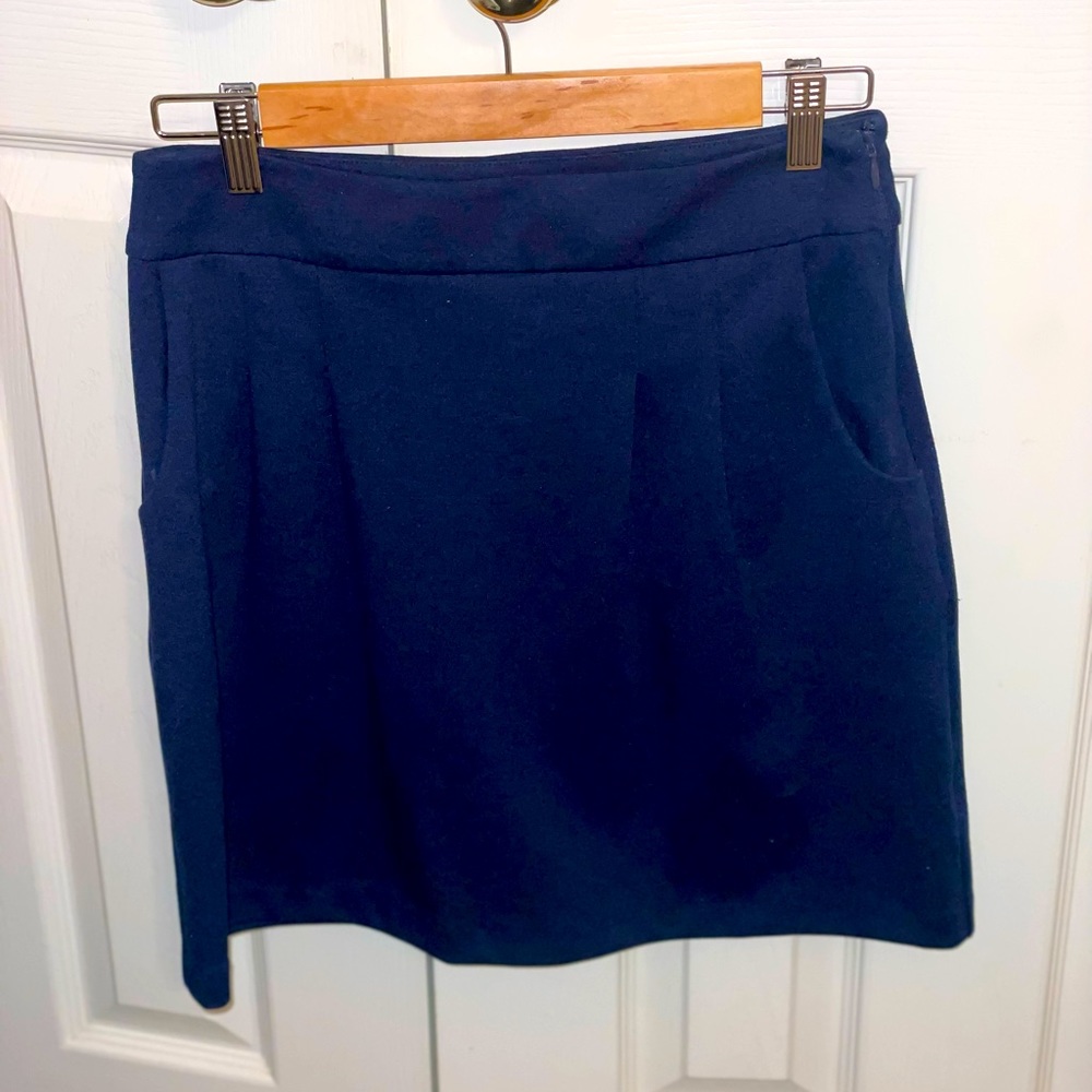 Navy banana republic skirt with pockets